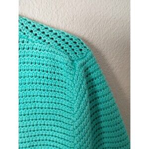 Tommy Hilfiger V Neck Waffle Knit Sweater. Sz M